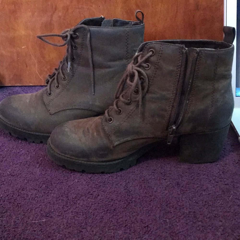 Brown lace up high heeled ankle boots - Picture 4 of 4